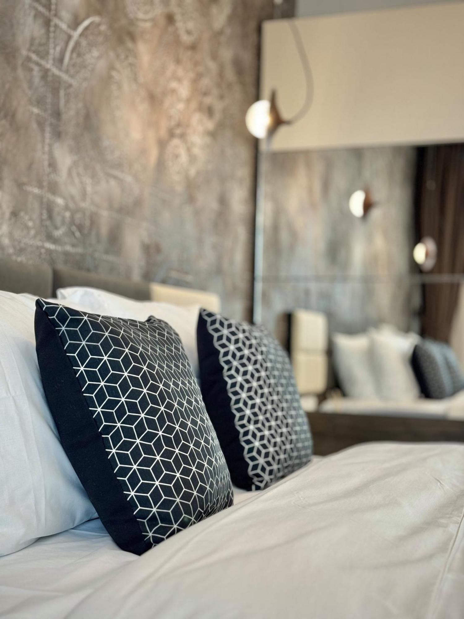 Modern 1Bed Apartment For 4 Guests In Szófia Kültér fotó